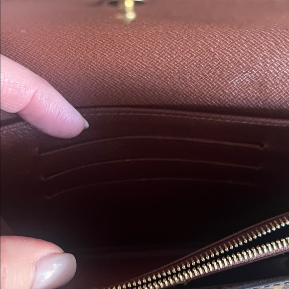 Louis Vuitton Monogram Sarah Compact Wallet - Picture 4 of 13